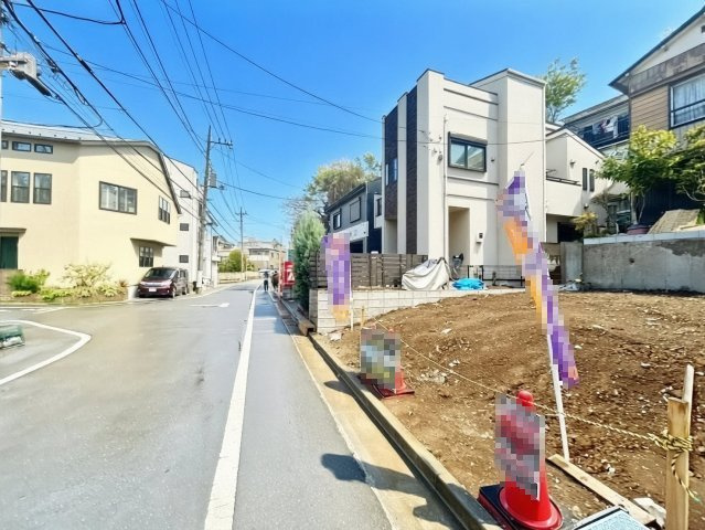板橋区西台3丁目  建築条件付き売地の前面道路含む現地写真|建物解体後、更地渡しとなります。

現地ご見学希望・資料請求などお気軽にお問い合わせ下さい！
03-5990-5201