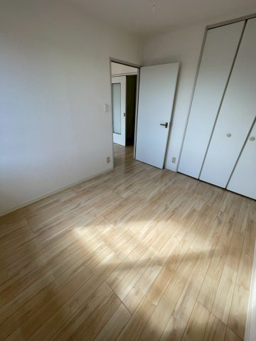 フォンテーヌ宮ノ陣Ⅱ　B棟の洋室