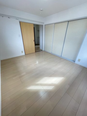 フォンテーヌ宮ノ陣Ⅱ　B棟の洋室