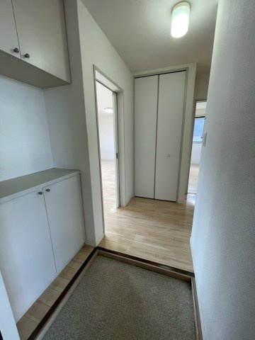 フォンテーヌ宮ノ陣Ⅱ　B棟の玄関