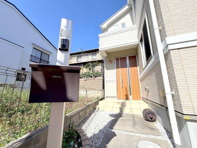福生市熊川　中古戸建の玄関