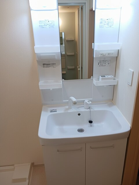 ラフレシール　ガーデンの洗面所