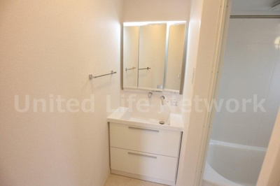 【独立洗面台】 | フローラ | 清潔感ある独立洗面台で毎日気持ちよく♪