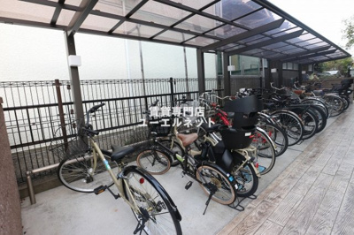 【その他共用部分】 | フローラ | 自転車通勤にも便利な駐輪場付き♪
