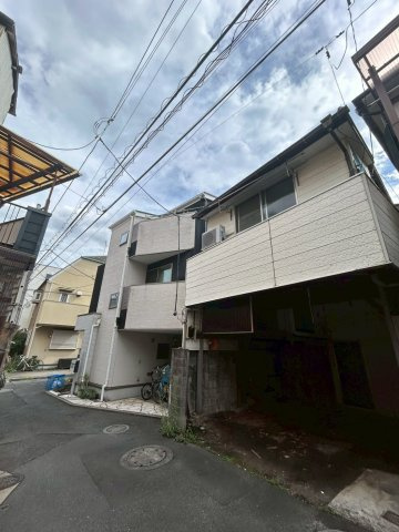 渋谷区本町　建築条件なし売地の前面道路含む現地写真
