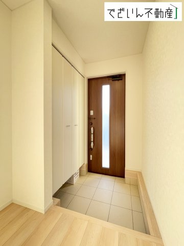 【玄関】 | Cradle garden上里町嘉美第4　【平屋】新築住宅 | ≪5号棟≫
現地(2025年11月撮影)