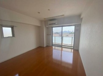 【居間・リビング】 | アークコミュー阿佐谷 | 9.9帖のきれいな洋室。