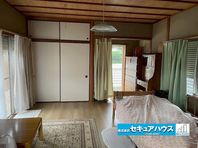 豊明市二村台4丁目　中古戸建の洋室|事前予約にて現地ご見学いただけます！お気軽にお問い合わせください♪
■株式会社　セキュアハウス■
住宅ローンに強く、知識、経験豊富なスタッフ在籍
お客様に寄り添い、ご成約後もサポート致します。