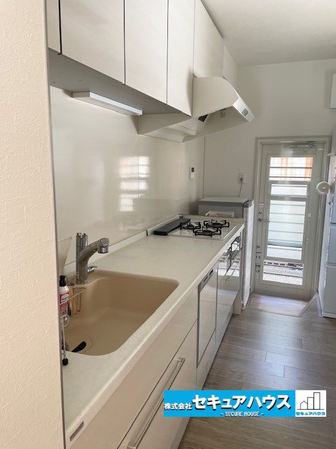 豊明市二村台4丁目　中古戸建のキッチン|事前予約にて現地ご見学いただけます！お気軽にお問い合わせください♪
■株式会社　セキュアハウス　豊明支店■
住宅ローンに強く、知識、経験豊富なスタッフ在籍
お客様に寄り添い、ご成約後もサポート致します