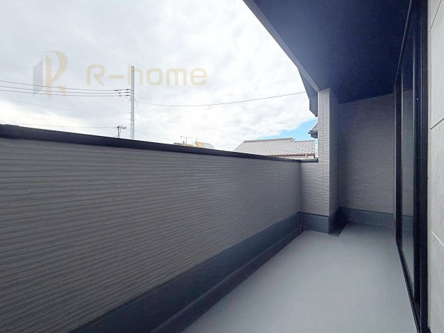 水戸市東台1期　新築戸建て　2号棟のバルコニー|お布団やラグなどの大きな物も干しやすい広々としたバルコニー！