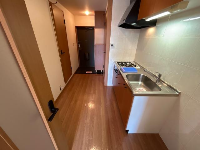 メゾン六名パークの内装|廊下