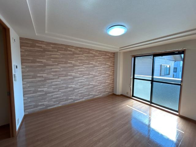 メゾン六名パークの内装|室内