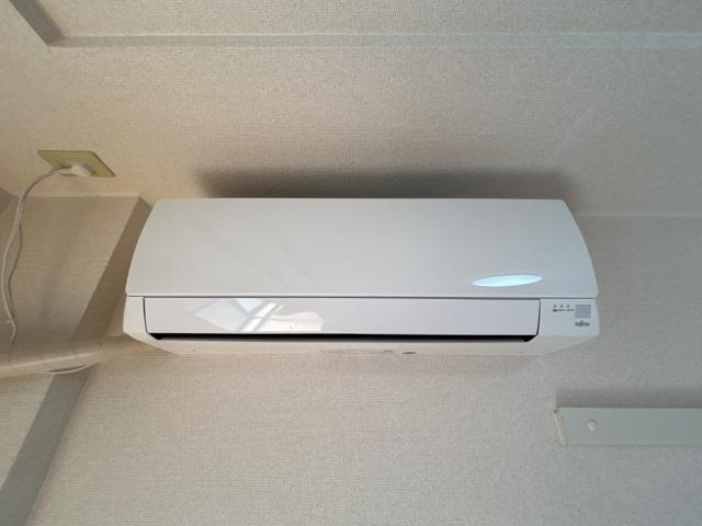 メゾン六名パークの設備|エアコン