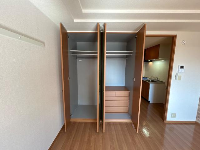 メゾン六名パークの収納|クローゼット