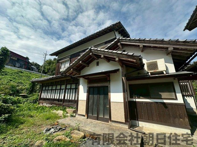 【外観】 | 上意東中古戸建 | ずっしりとしたたたずまいの外観です