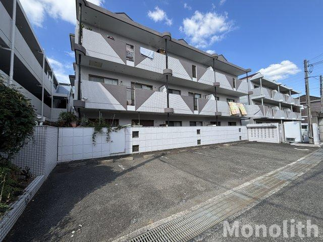 ベルトピア忠岡北B棟の駐車場