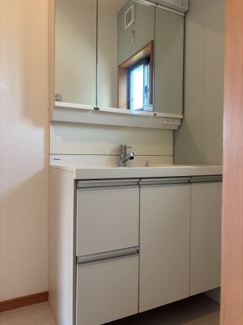 【独立洗面台】 | 横浜市上飯田町　中古一戸建　 | 洗面台