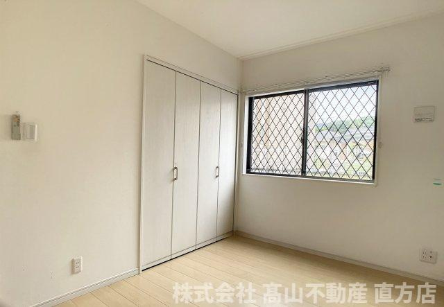 直方市大字上頓野のアパートの洋室