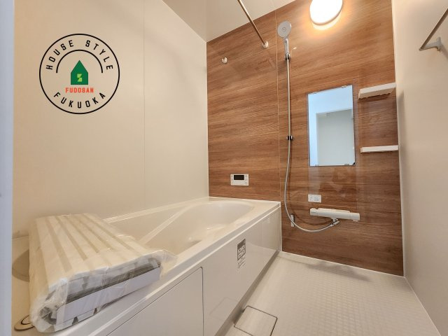 筑紫野市美しが丘北3丁目第1-2棟（2号棟）の浴室|1日の疲れを癒してくれる広々バスルーム。雨の日のお洗濯にも大活躍な浴室乾燥機付です！