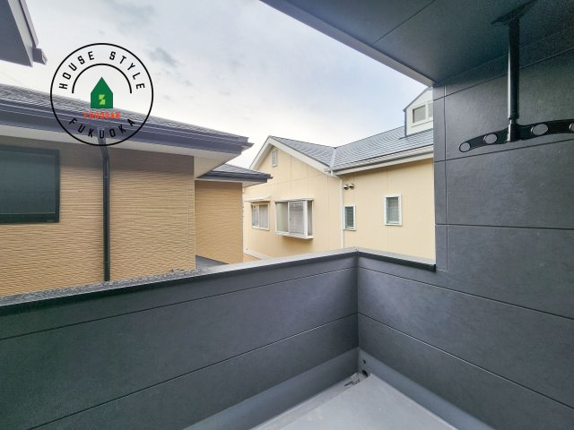 筑紫野市美しが丘北3丁目第1-2棟（2号棟）の展望|窓から緑が見える物件も魅力的です。