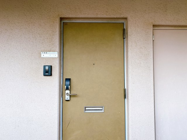 高根台ビレッジの玄関
