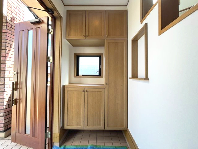 入間市下藤沢の玄関|明るい玄関です