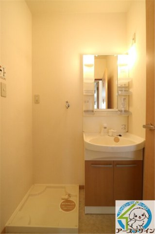 アネックスハイブリッジの独立洗面台|パース写真