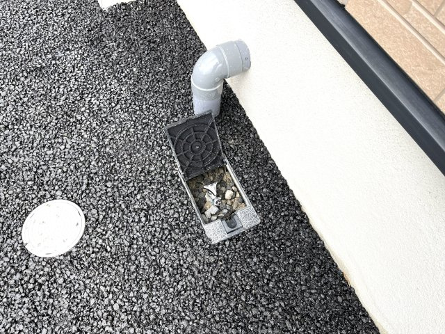 【駐車場】 | 仲介手数料無料！厚南小学校に通える新築戸建平屋　宇部市際波　第６－１号棟　クレイドルガーデン　アーネストワン | 駐車場には散水栓も付いています。