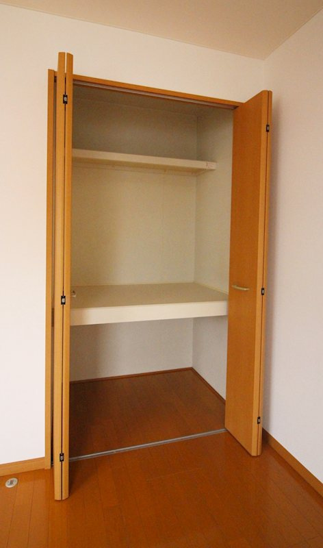 ウイン・ロイヤルプラザ加藤学園前の収納