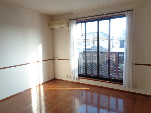 ツリーベル館の洋室|南向き日当たり良好の洋室８帖☆
