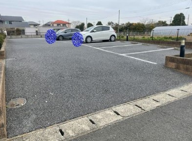 プレミールの駐車場