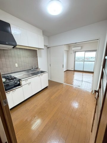 YMクレストの居間・リビング