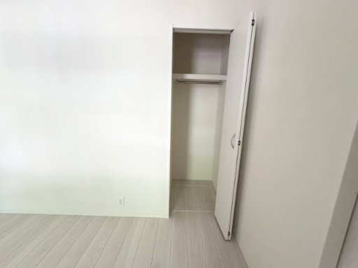 収納クローゼットには床下収納付き♪