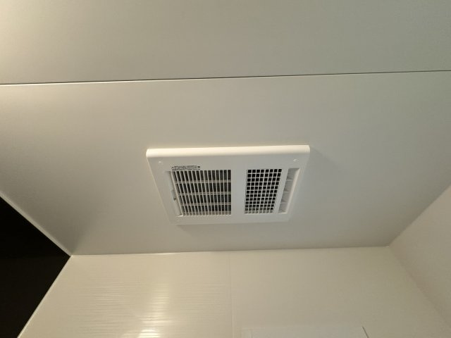 こちらは浴室乾燥機能付きの換気扇