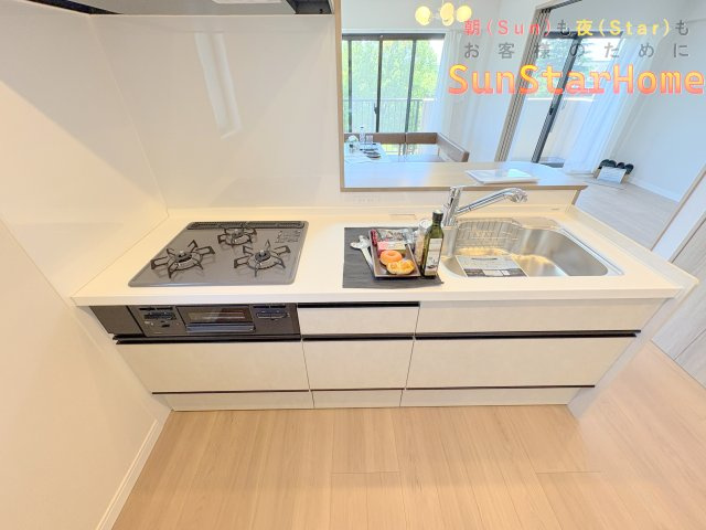 【サンスターホーム】モナーク福生　407号室のキッチン