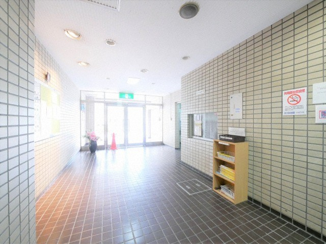 エルデ大手前のロビー