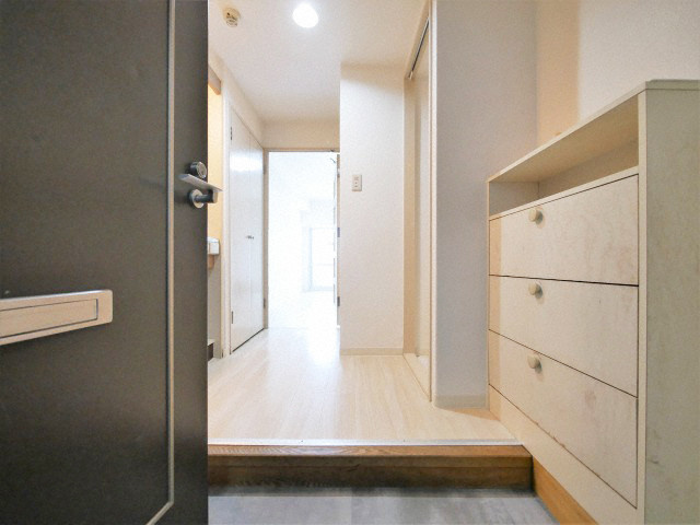 エルデ大手前の玄関