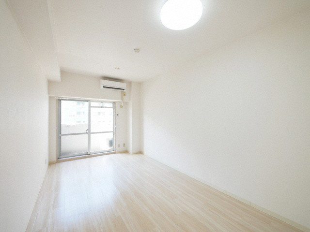 エルデ大手前の居間・リビング