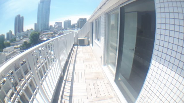 港区六本木５丁目の賃貸マンションのバルコニー|同反転タイプ