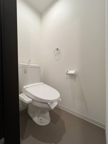 ジーメゾン垂水イースト1のトイレ