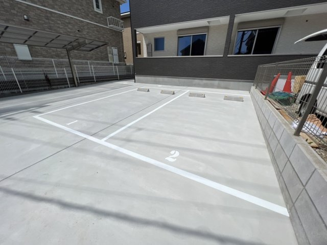 ジーメゾン垂水イースト1の駐車場