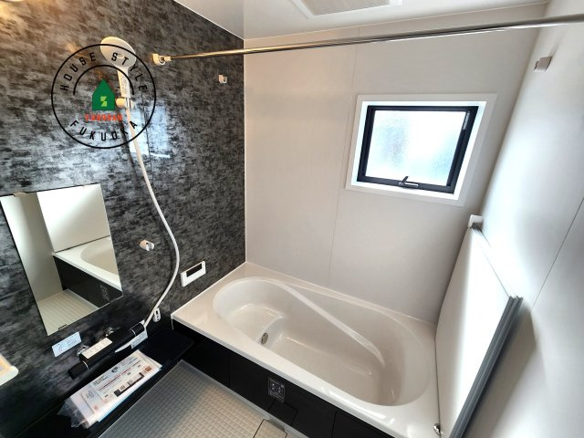 糟屋郡篠栗町庄5丁目第1-1棟（1号棟）の内観：施工例|1日の疲れを癒してくれる広々バスルーム。雨の日のお洗濯にも大活躍な浴室乾燥機付です！