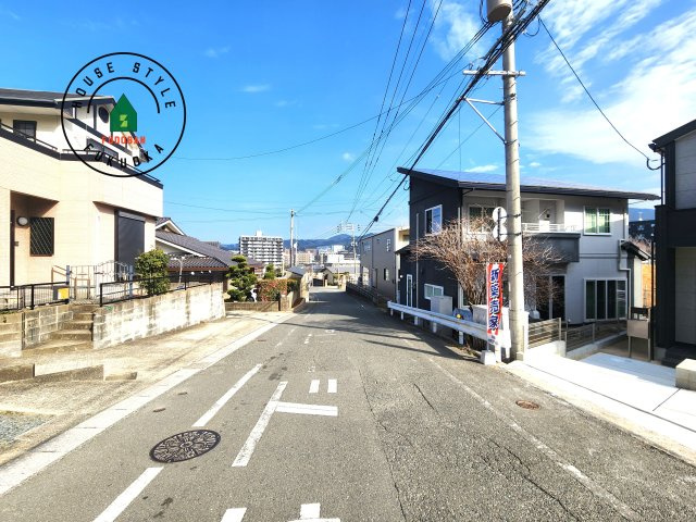 糟屋郡篠栗町庄5丁目第1-1棟（1号棟）の前面道路含む現地写真|前面道路です。