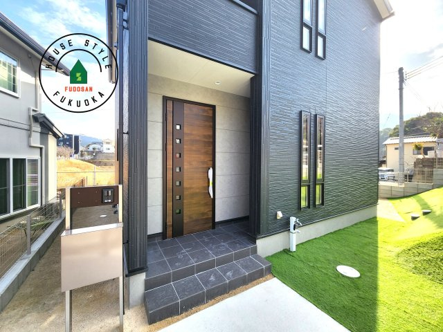 糟屋郡篠栗町庄5丁目第1-1棟（1号棟）の外観：施工例|おでかけの時も帰った時も、「我が家」を最初に感じでもらえる素敵な空間に。