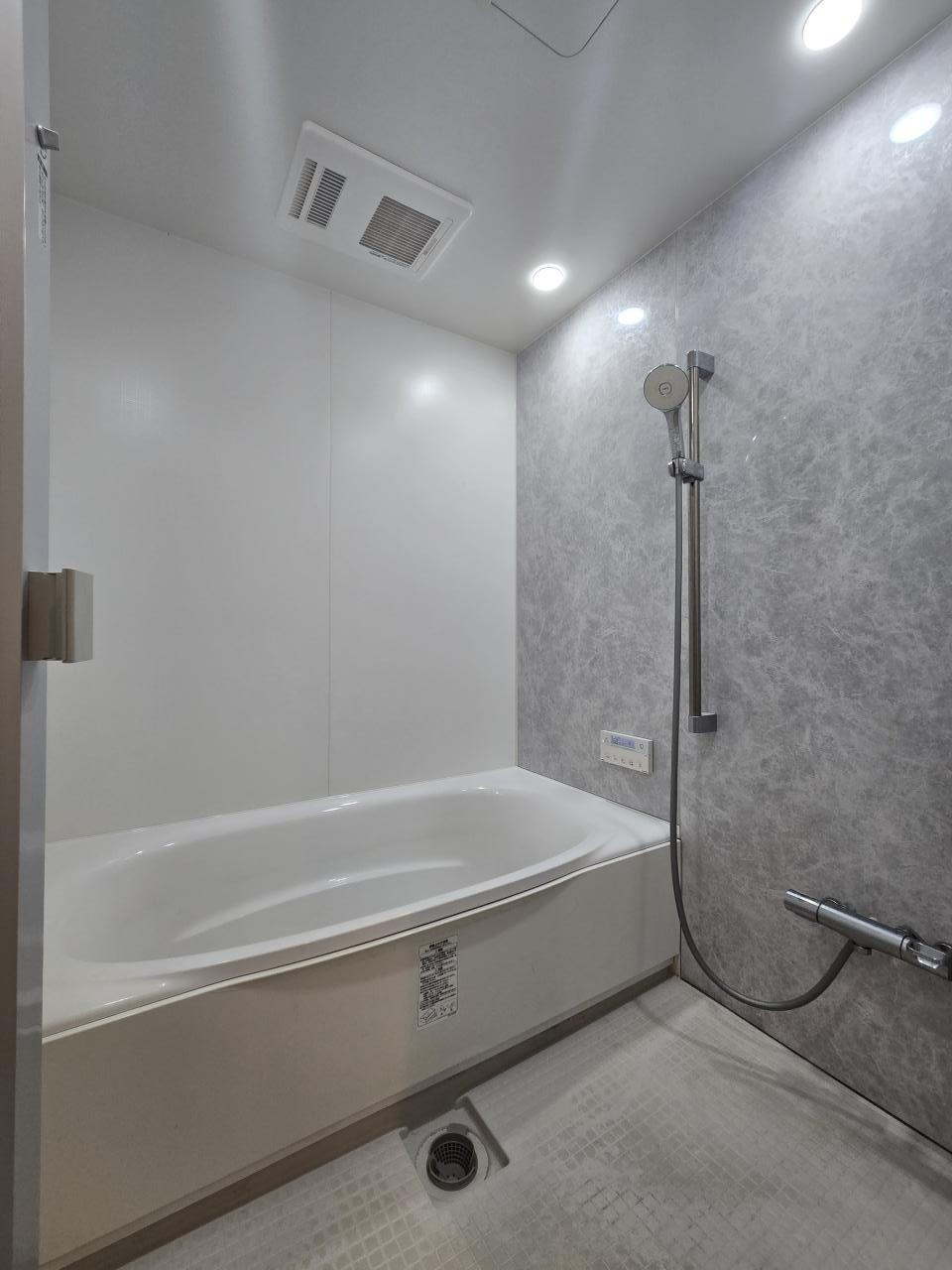 南国市甘枝　中古戸建ての浴室