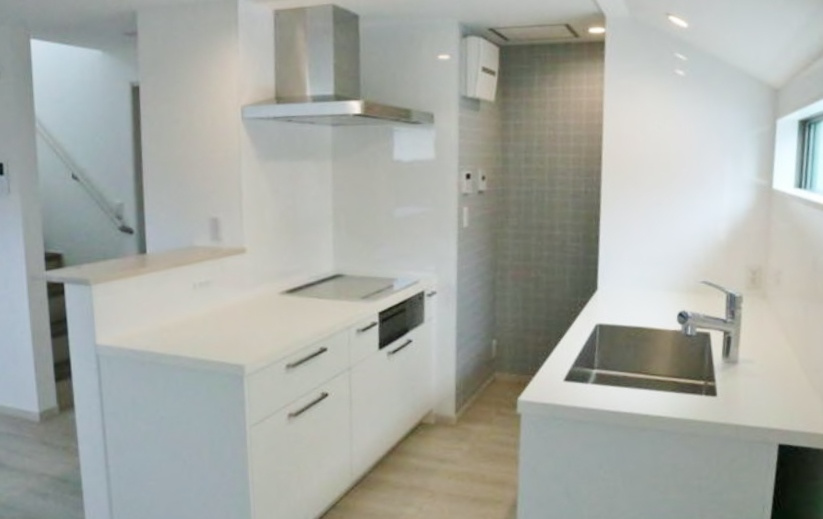 練馬区南田中1丁目のキッチン|上質な空間を演出するグラフテクト製2型キッチン
スタイリッシュで高機能なシステムキッチンです
機能美と静音性に優れたBOSCH製食洗機付