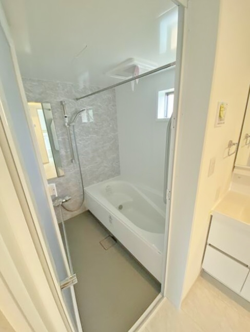 練馬区南田中1丁目の浴室|足を伸ばしてゆったりとお寛ぎいただける一坪タイプのユニットバス
お子様とのご入浴も快適な広さです