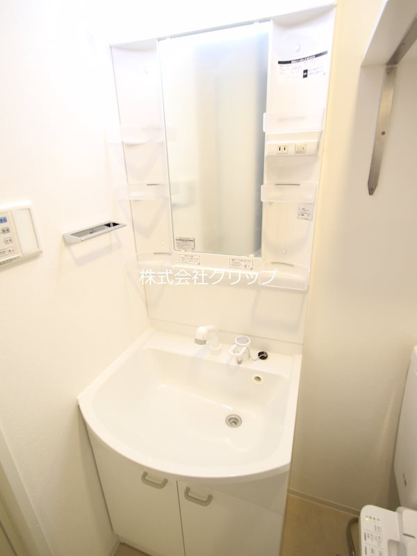 クラリッサ大通り公園の独立洗面台