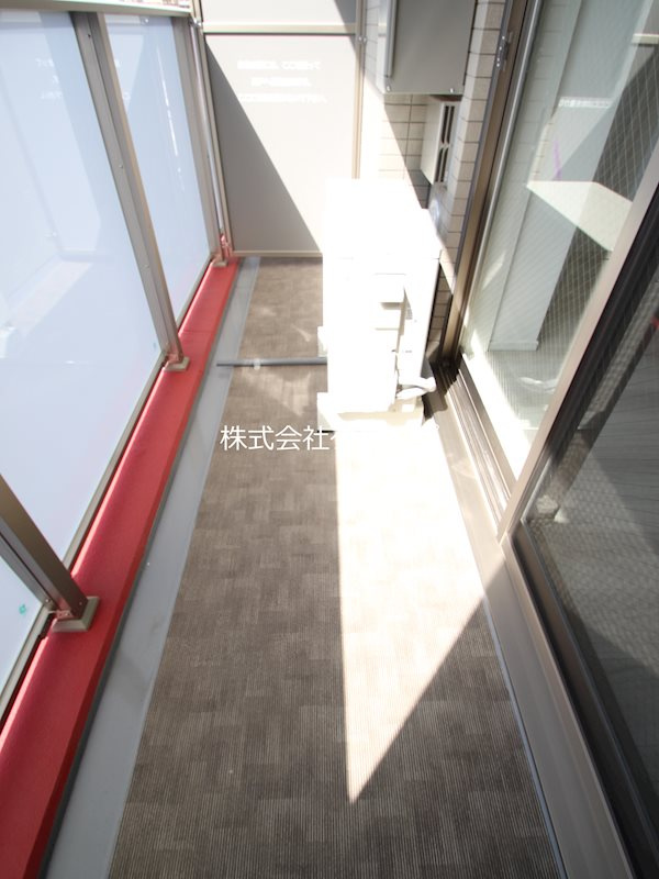 クラリッサ大通り公園のバルコニー