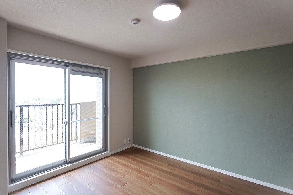 エンゼルハイムリバーサイド武庫川の洋室|-洋室6.9帖-
シンプルな間取りになっているのでどんな家具でも合います。家具や敷物のカスタマイズを楽しめます！
